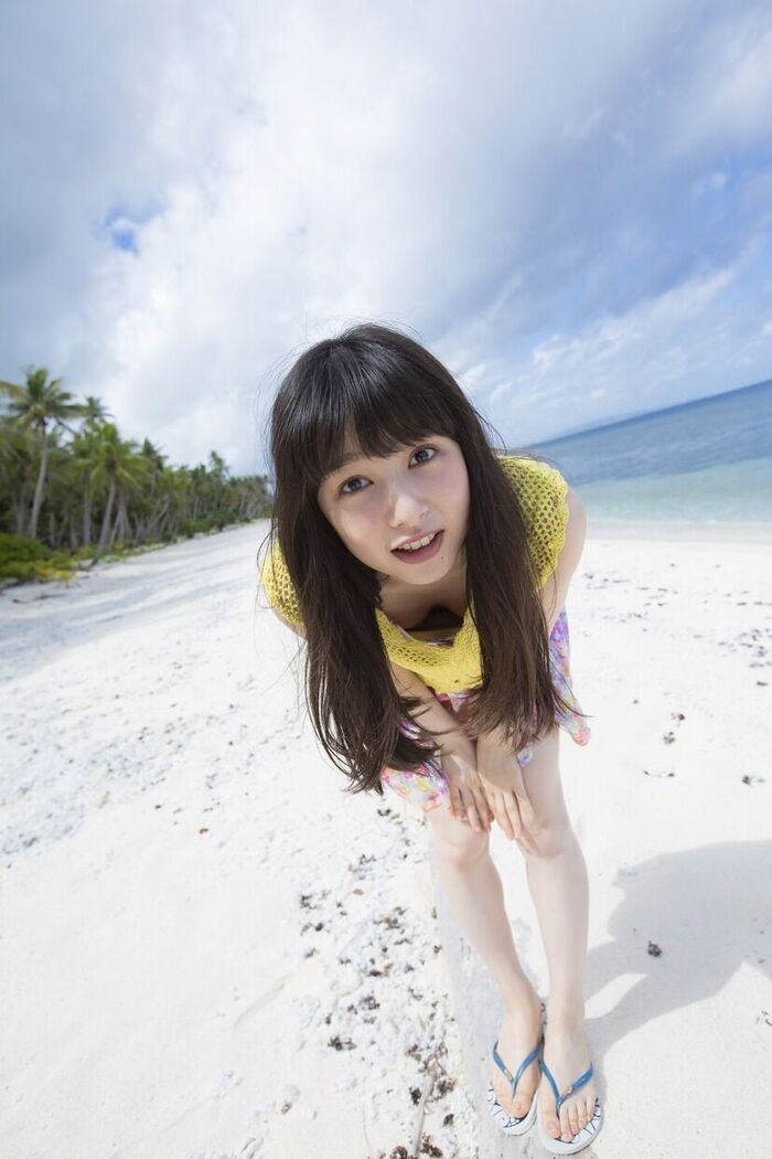 【Image】Sakurai Hinako, boldly show off the cleavage! 1 overall in the 2022 calendar book! Unveil an adult side in the costume that attacked! 13th image