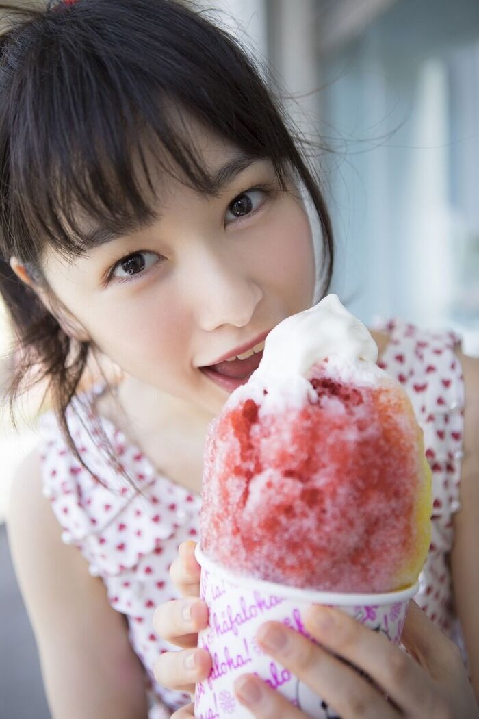 【Image】Sakurai Hinako, boldly show off the cleavage! 1 overall in the 2022 calendar book! Unveil an adult side in the costume that attacked! 15th image