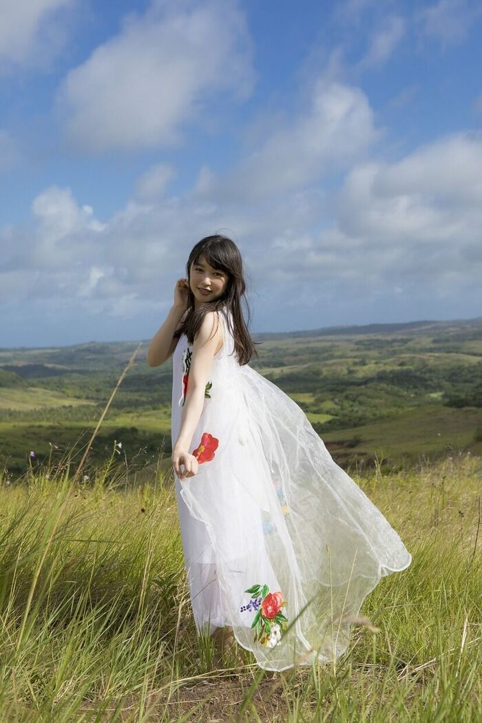 【Image】Sakurai Hinako, boldly show off the cleavage! 1 overall in the 2022 calendar book! Unveil an adult side in the costume that attacked! 16th image