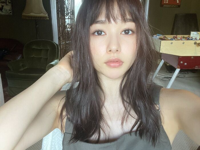 【Image】Sakurai Hinako, boldly show off the cleavage! 1 overall in the 2022 calendar book! Unveil an adult side in the costume that attacked! 8th image