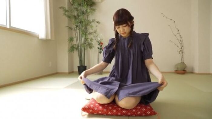 腹筋が凄いと話題だった元Jrアイドル高梨あい、ローライズショーツで股間ギリギリまで攻めちゃってるww 13th image