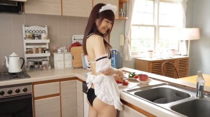 腹筋が凄いと話題だった元Jrアイドル高梨あい、ローライズショーツで股間ギリギリまで攻めちゃってるww 26th image