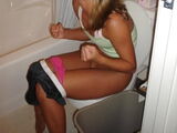 ※※ There is an image: When she opened the door in the toilet, it was struggling with Gachi wwww