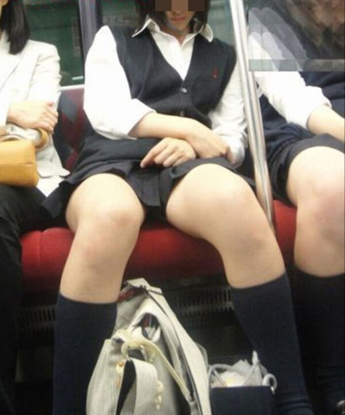 JK train panchira image 81 sheets! Super mini schoolgirl's face-to-face triangular chiller and low angle foot combination summary 37th image