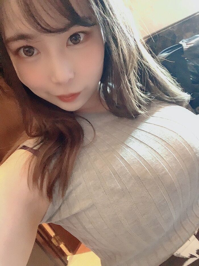 Yoshine Yuria Decapai Selfie Summary! Twitter of M cup super milk AV actress is too erotic 3th image