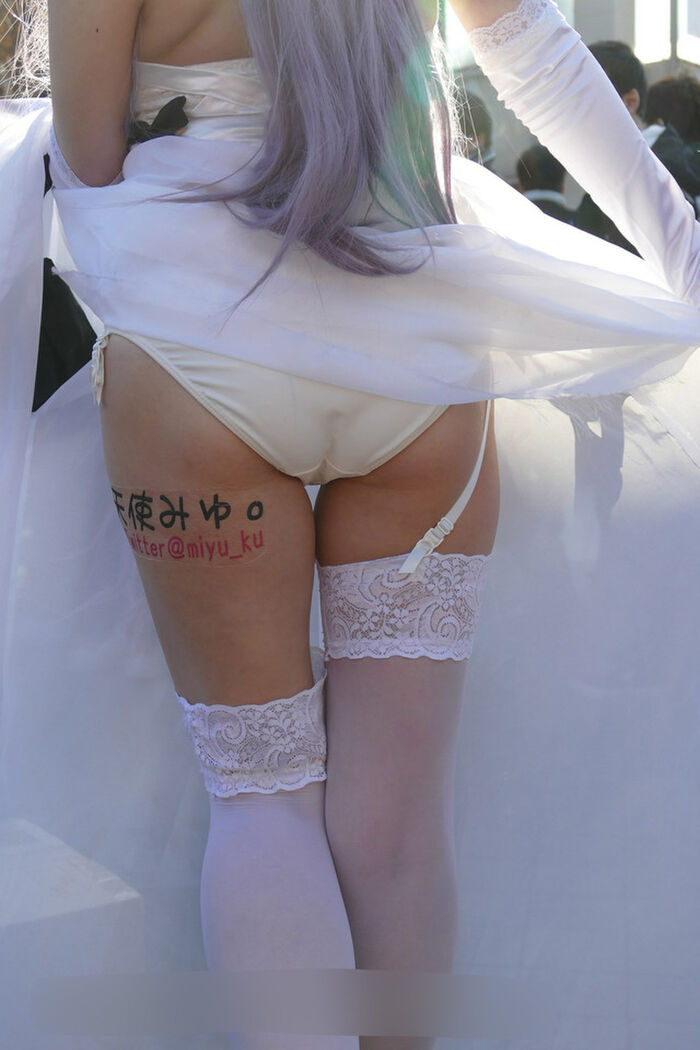 Kinky Kameko and others shoot the crotch of cosplayers w low angle erotic image summary! 24th image