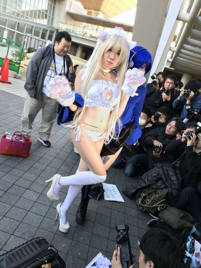 Kinky Kameko and others shoot the crotch of cosplayers w low angle erotic image summary! 49th image