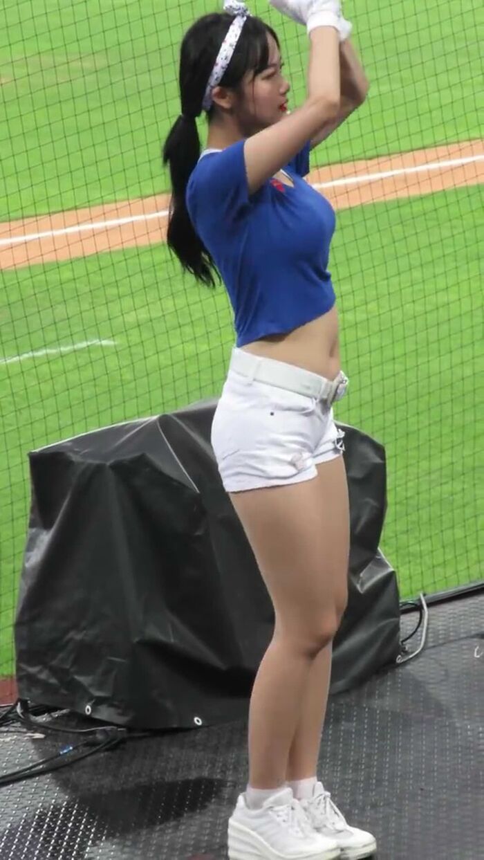 Goddess cheerleader infested in Korean professional baseball venue www maji love inevitable ... 36 sheets 25th image