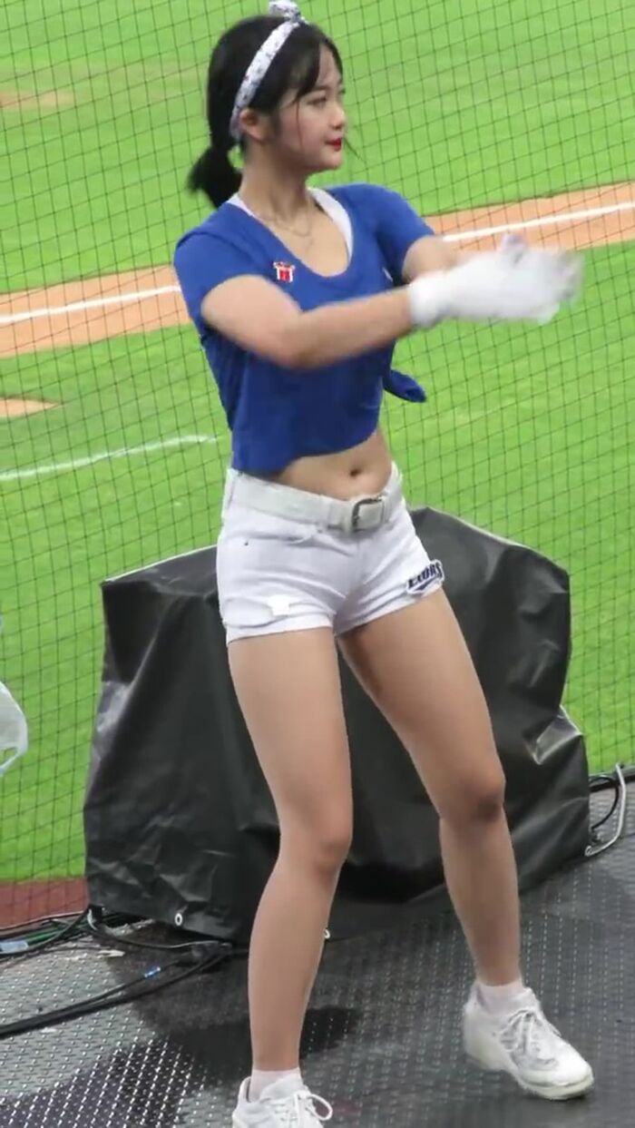 Goddess cheerleader infested in Korean professional baseball venue www maji love inevitable ... 36 sheets 27th image