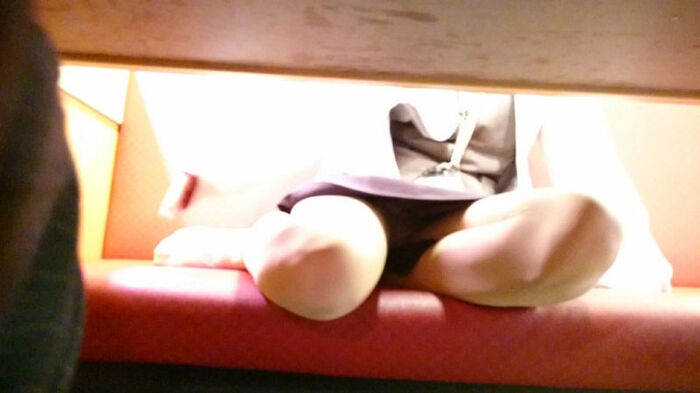 Panchira street shooting erotic image voyeur from under the table 150 sheets 27th image