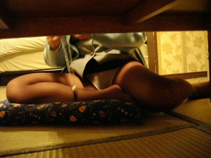 Panchira street shooting erotic image voyeur from under the table 150 sheets 73th image