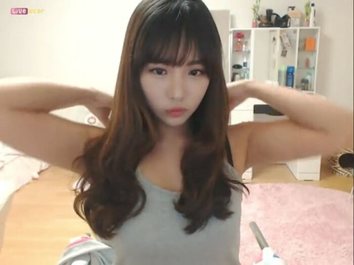 A transcendent beautiful girl is erotic distribution in Korean live chat www 4th image
