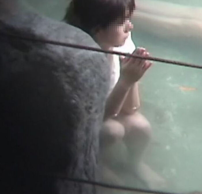 A full-flededed open-air bath with and pussy! Amateur's lascivous nakedness is too erotic voyeur erotic image 10th image