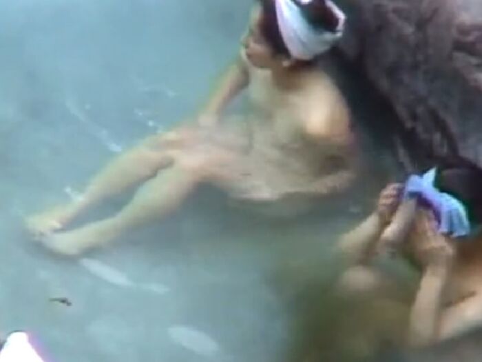 A full-flededed open-air bath with and pussy! Amateur's lascivous nakedness is too erotic voyeur erotic image 21th image