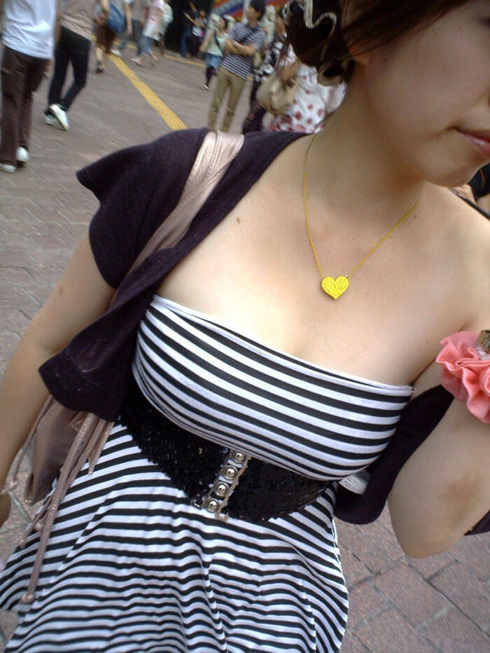 Voyeur street shooting erotic image of an intensely erotic amateur named clothes 11th image