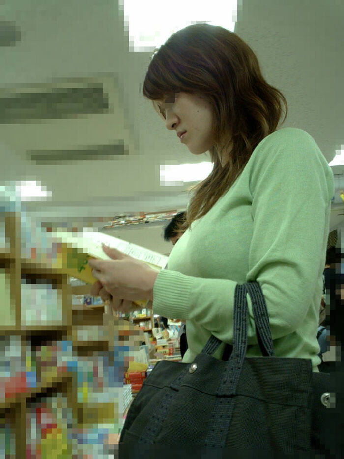 Voyeur street shooting erotic image of an intensely erotic amateur named clothes 2th image